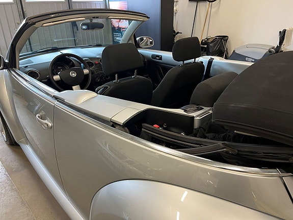 Volkswagen The Beetle 9 of 21