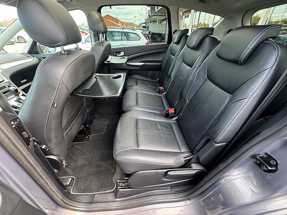 Ford S-MAX 15 of 19