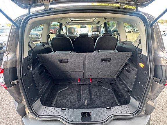 Ford S-MAX 17 of 19