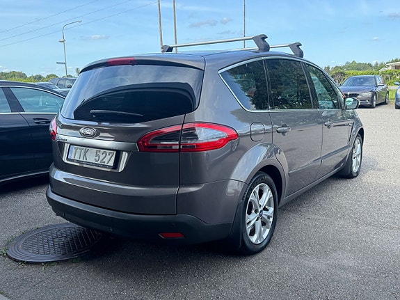 Ford S-MAX 4 of 5