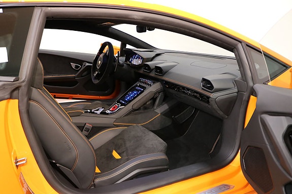 Lamborghini Huracan 14 of 27