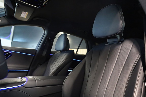 Mercedes-Benz E300 12 of 25
