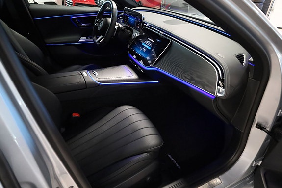 Mercedes-Benz E300 11 of 25