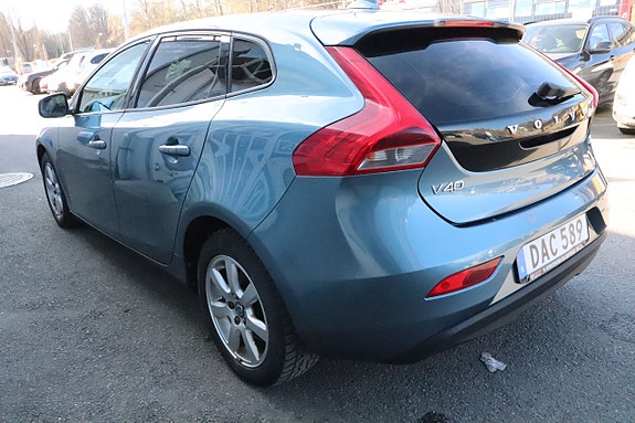 Volvo V40 3 of 7
