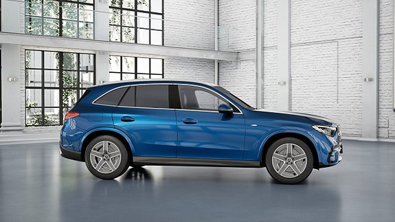 Mercedes-Benz GLC300 e 4 of 14