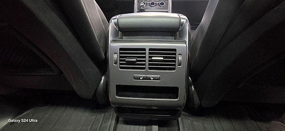 Land Rover Range Rover Sport 8 of 15
