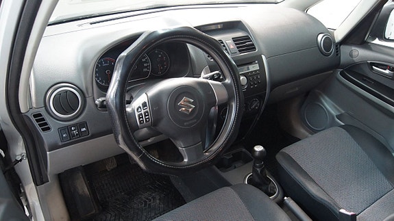 Suzuki SX4 6 of 6