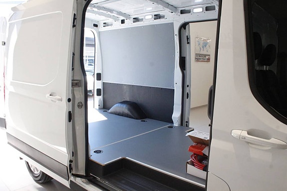 Maxus e-Deliver 9 7 of 18