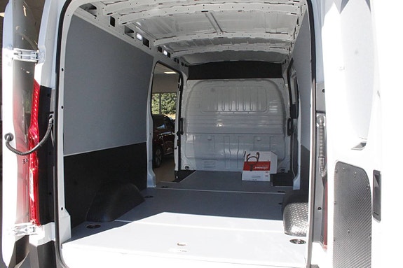 Maxus e-Deliver 9 8 of 18