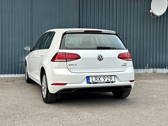 Volkswagen Golf VII 6 of 12