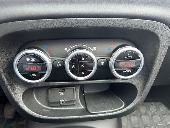 Fiat 500L 15 of 18