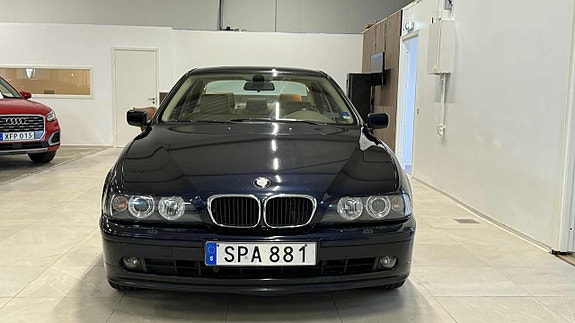 BMW 525 2 of 5