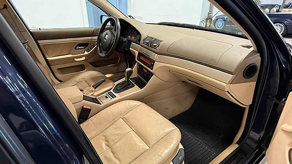 BMW 525 15 of 17