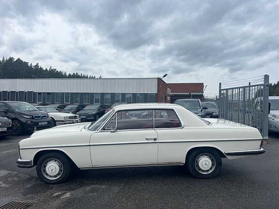 Mercedes-Benz C250 3 of 13