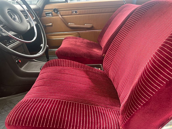 Mercedes-Benz C250 9 of 13