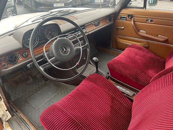 Mercedes-Benz C250 8 of 13