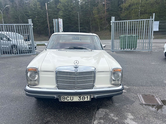 Mercedes-Benz C250 7 of 13