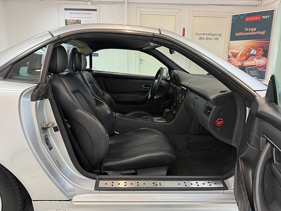 Mercedes-Benz SLK230 9 of 9
