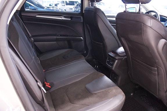Ford Mondeo 17 of 23