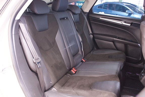 Ford Mondeo 18 of 23