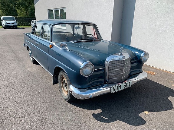 Mercedes-Benz 190 C 2 of 5