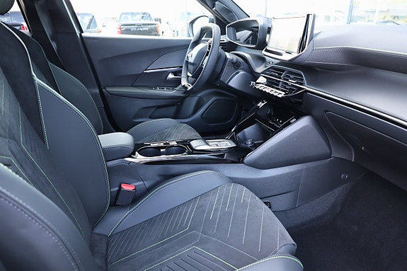 Peugeot 2008 12 of 16