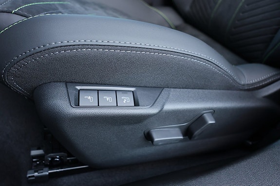 Peugeot 2008 10 of 16