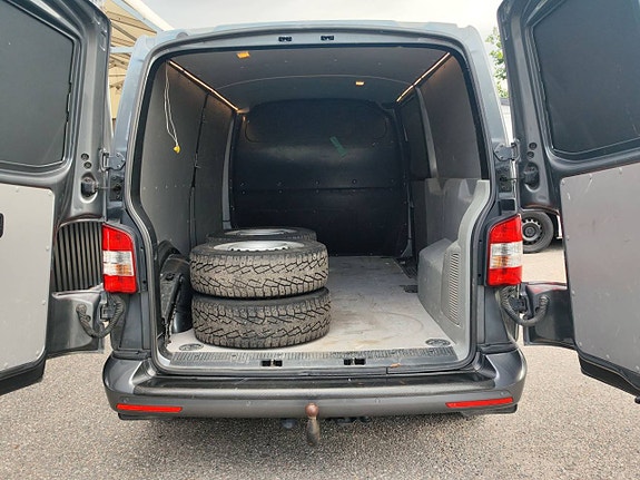 Volkswagen Transporter 3 of 5