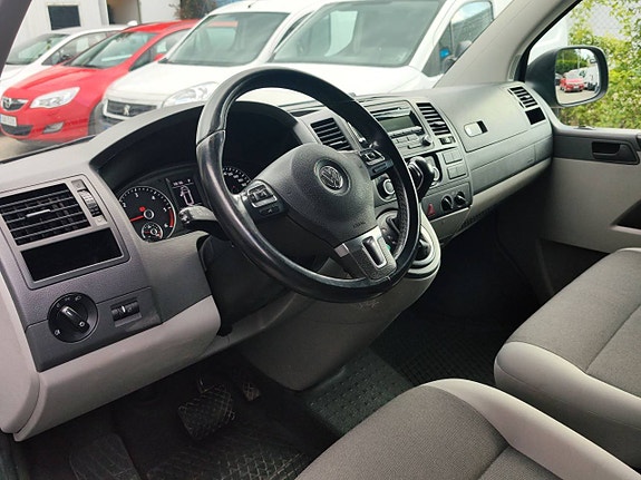 Volkswagen Transporter 8 of 11