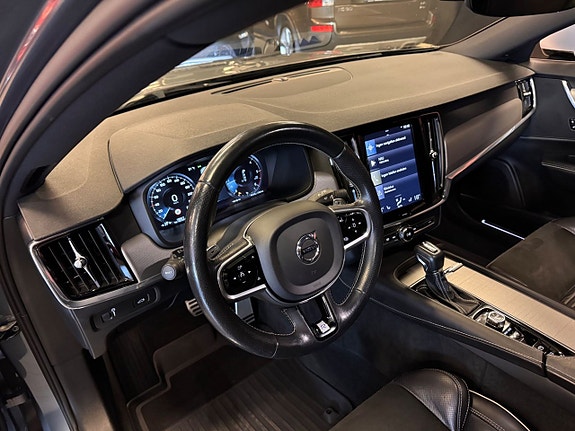 Volvo V90 10 of 22