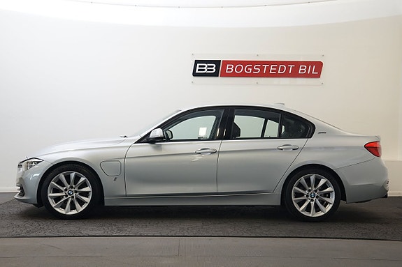 BMW 330e 4 of 30