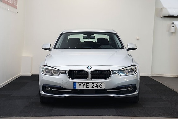 BMW 330e 2 of 30