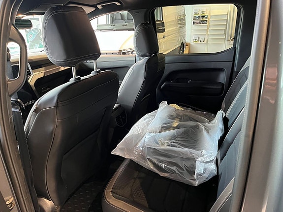Volkswagen Amarok 8 of 13