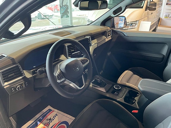 Volkswagen Amarok 6 of 13
