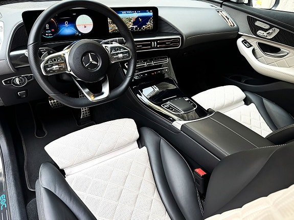 Mercedes-Benz EQC400 3 of 7