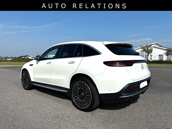 Mercedes-Benz EQC400 2 of 7