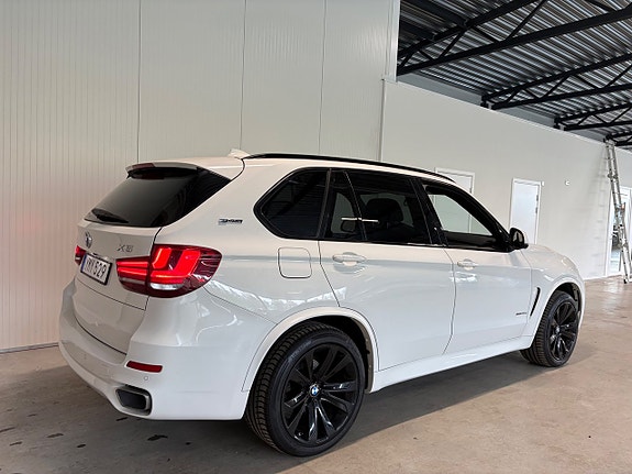 BMW X5 3 of 5