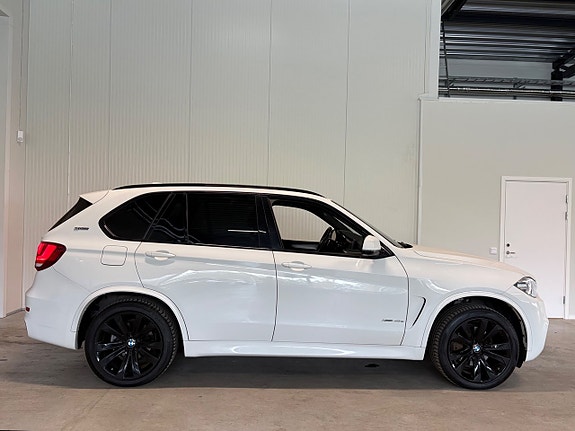 BMW X5 2 of 5
