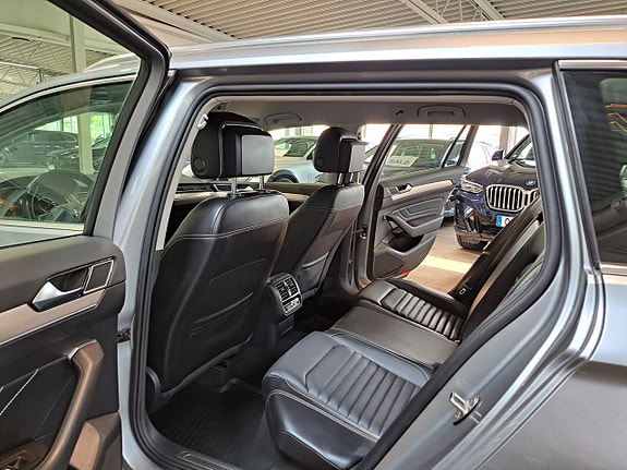 Volkswagen Passat Alltrack 11 of 22