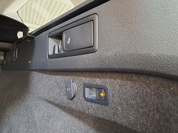 Volkswagen Passat Alltrack 14 of 22