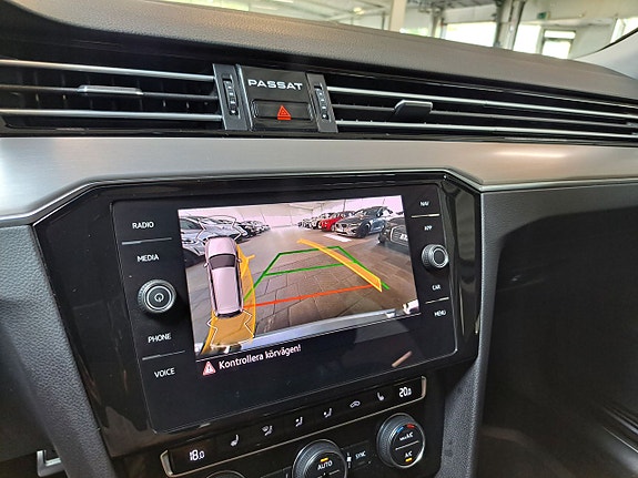 Volkswagen Passat Alltrack 21 of 22