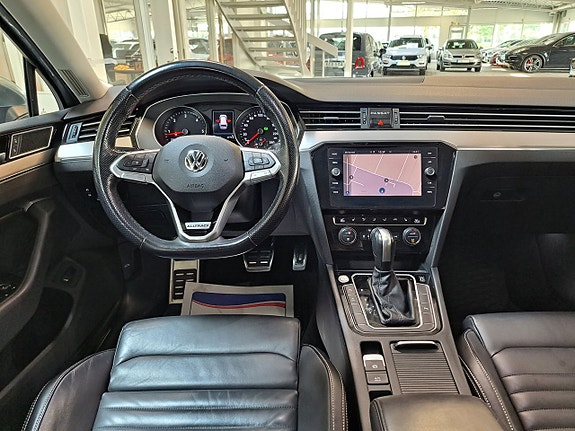 Volkswagen Passat Alltrack 12 of 22