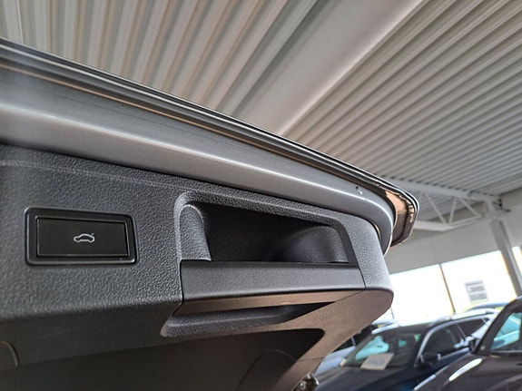 Volkswagen Passat Alltrack 15 of 22