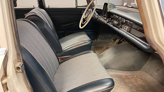 Mercedes-Benz 200 10 of 30