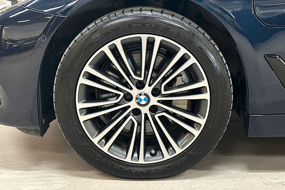 BMW 530e 11 of 24