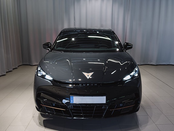 Cupra Tavascan 2 of 6