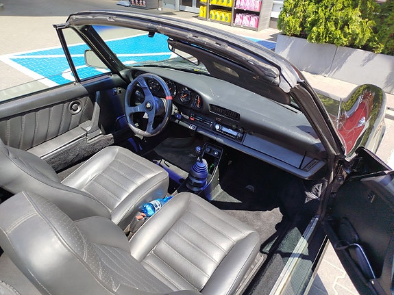 Porsche 911 4 of 5