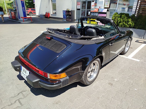 Porsche 911 3 of 5