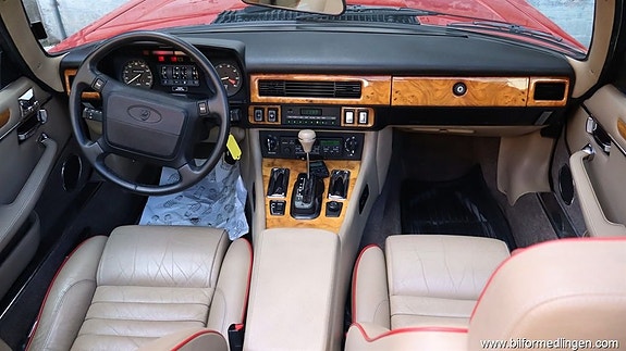 Jaguar XJ 11 of 27