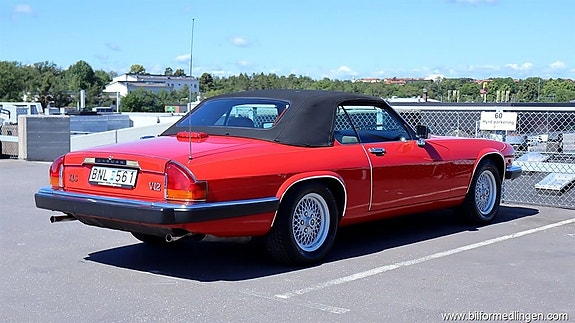Jaguar XJ 8 of 27